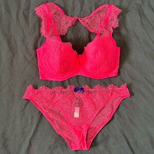 Stunning Victoria's Secret Neon Pink Lace Bra and Panties Set